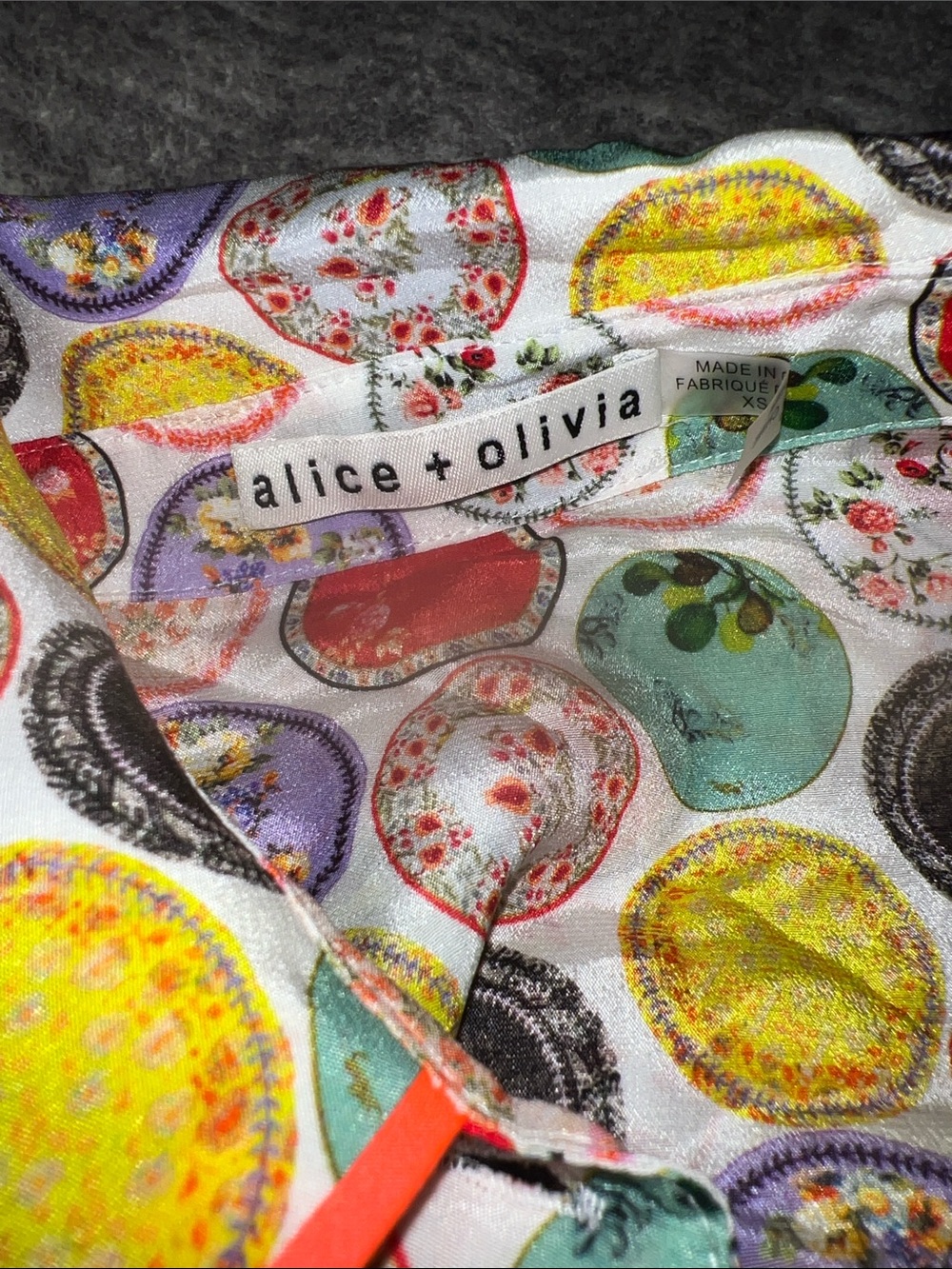 Alice+Olivia Silk Willa Blouse - Picture 5 of 9